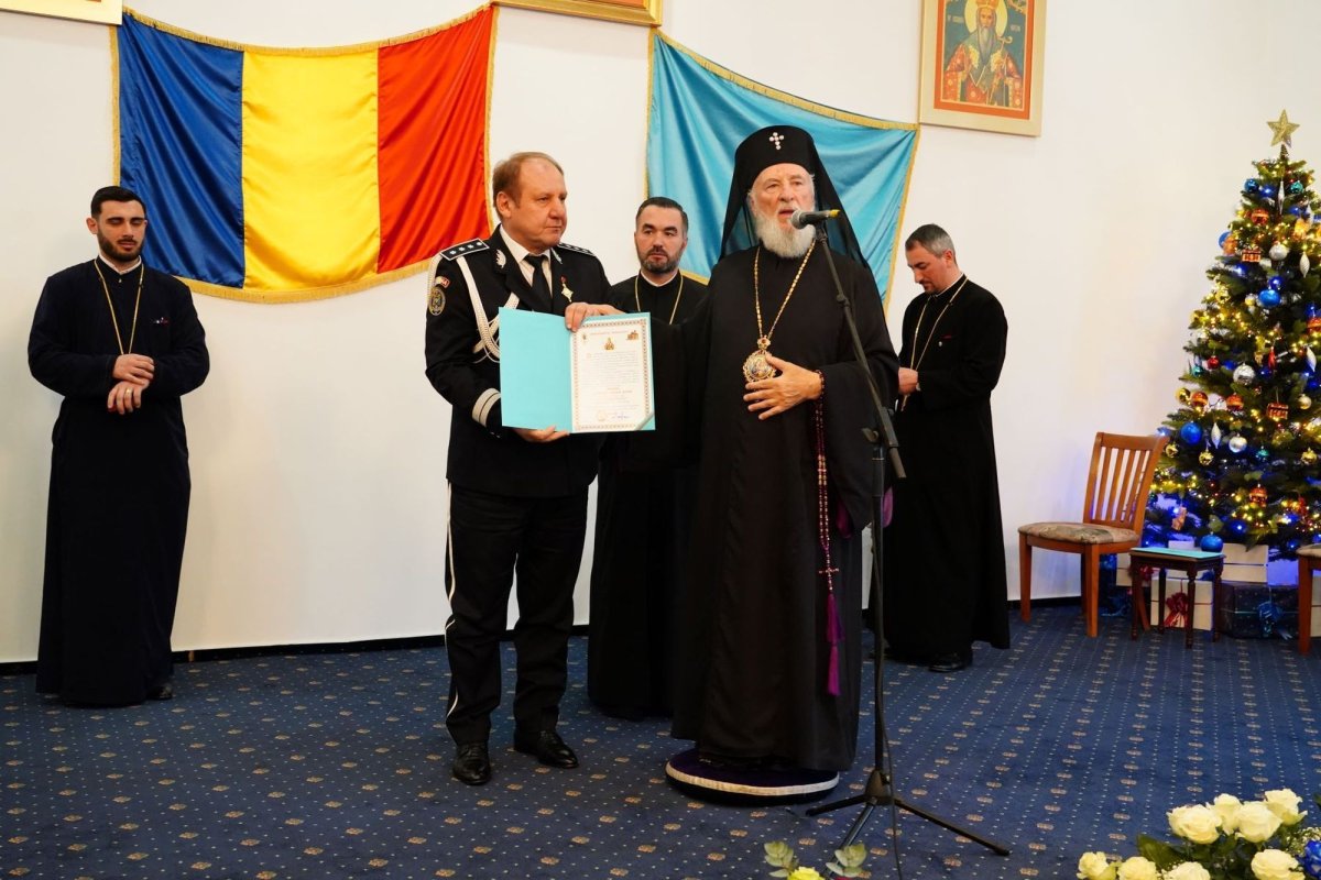 Aniversarea unui sfert de veac de arhipăstorire a Înaltpreasfințitului Părinte Nifon la Târgoviște 320023