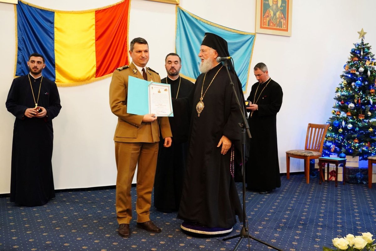 Aniversarea unui sfert de veac de arhipăstorire a Înaltpreasfințitului Părinte Nifon la Târgoviște 320024