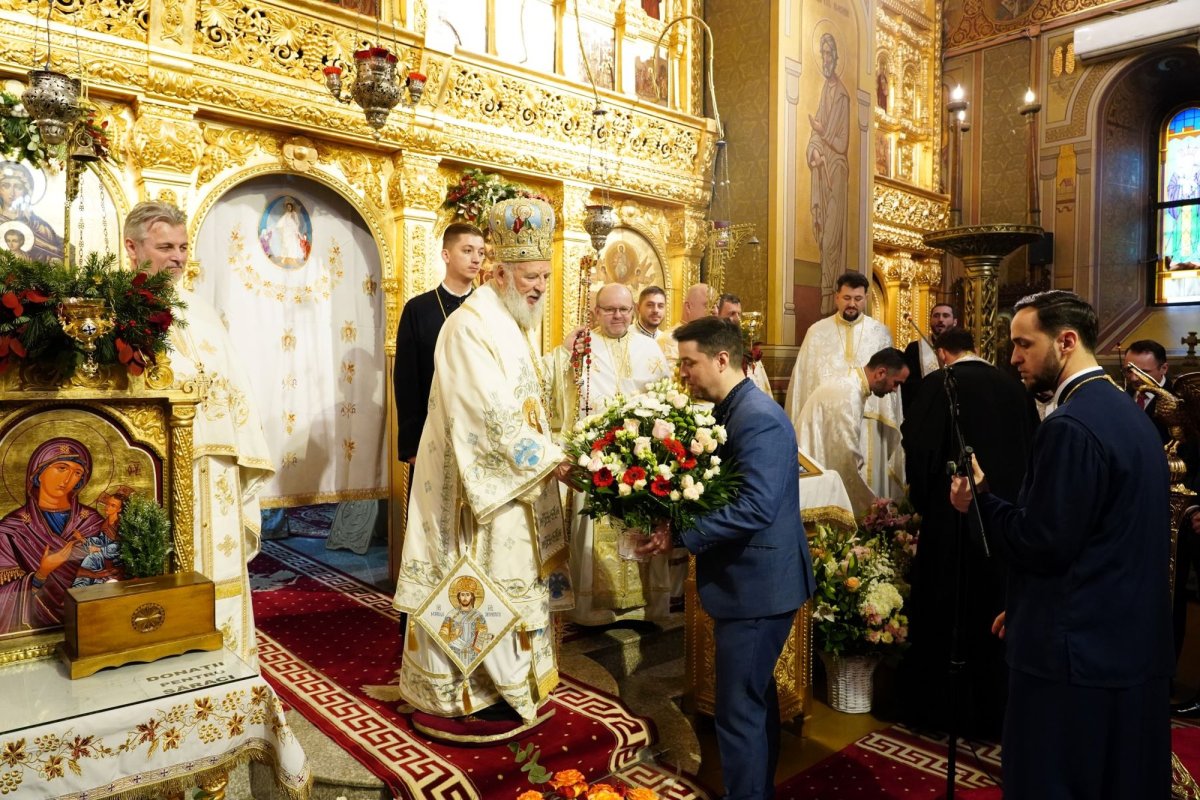 Binecuvântare şi felicitare la ceas aniversar 320102