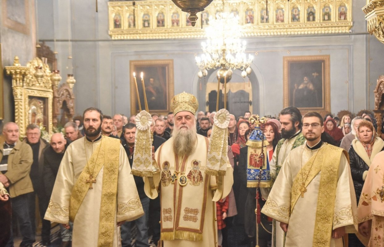 Bucuria Crăciunului pentru credincioșii din Râmnicu Vâlcea 320000