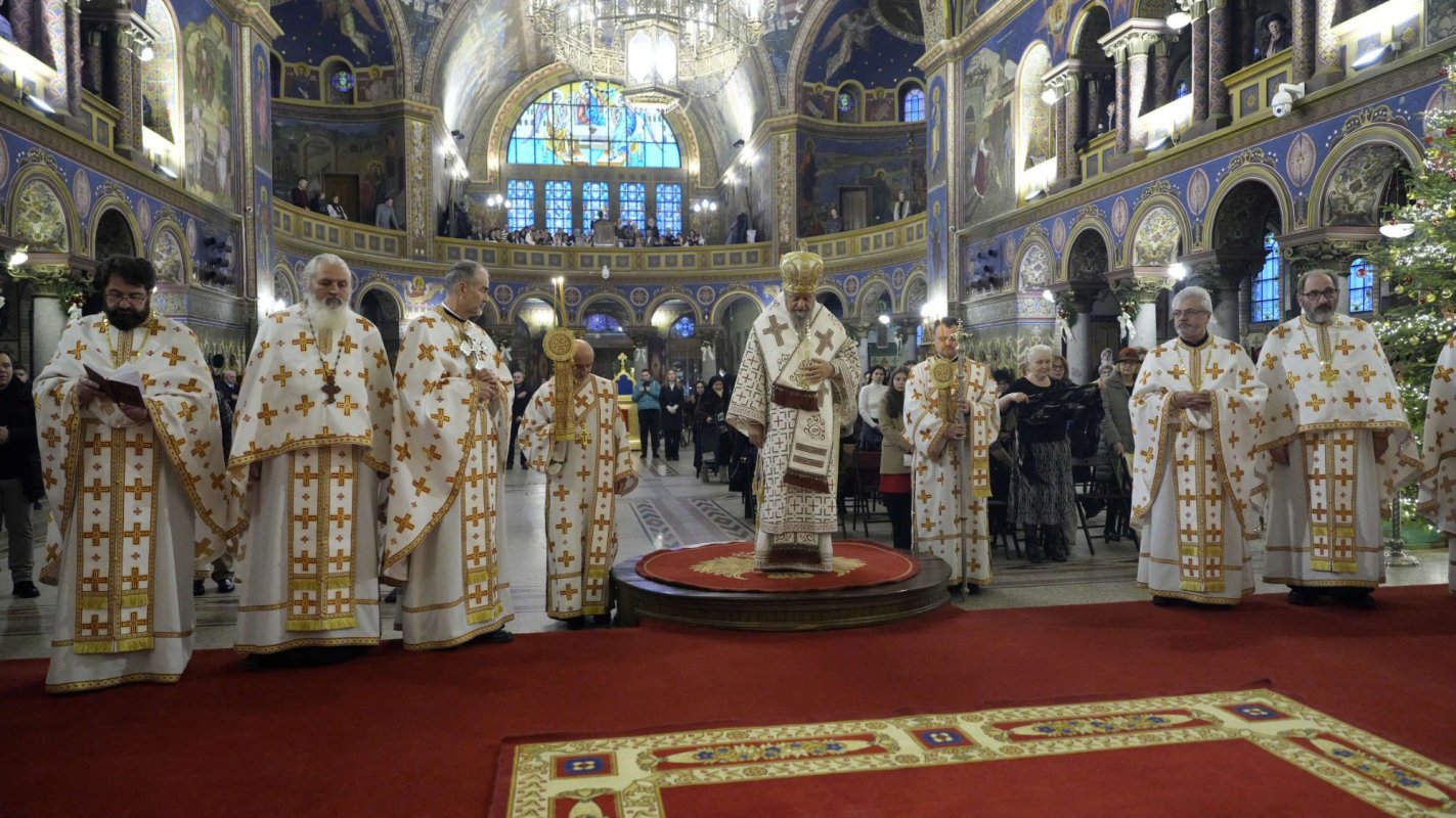 Mulţimi de credincioşi au prăznuit Crăciunul la Catedrala Mitropolitană din Sibiu 320030