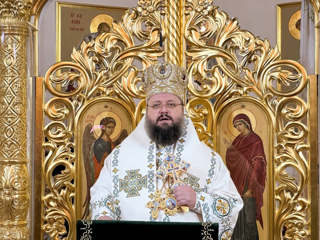 Preacinstire adusă Maicii Domnului la Paraclisul Catedralei Naționale 320005