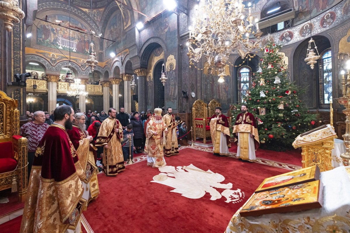 Sfântul Arhidiacon Ștefan, cinstit de bucureșteni la Catedrala Patriarhală 320049