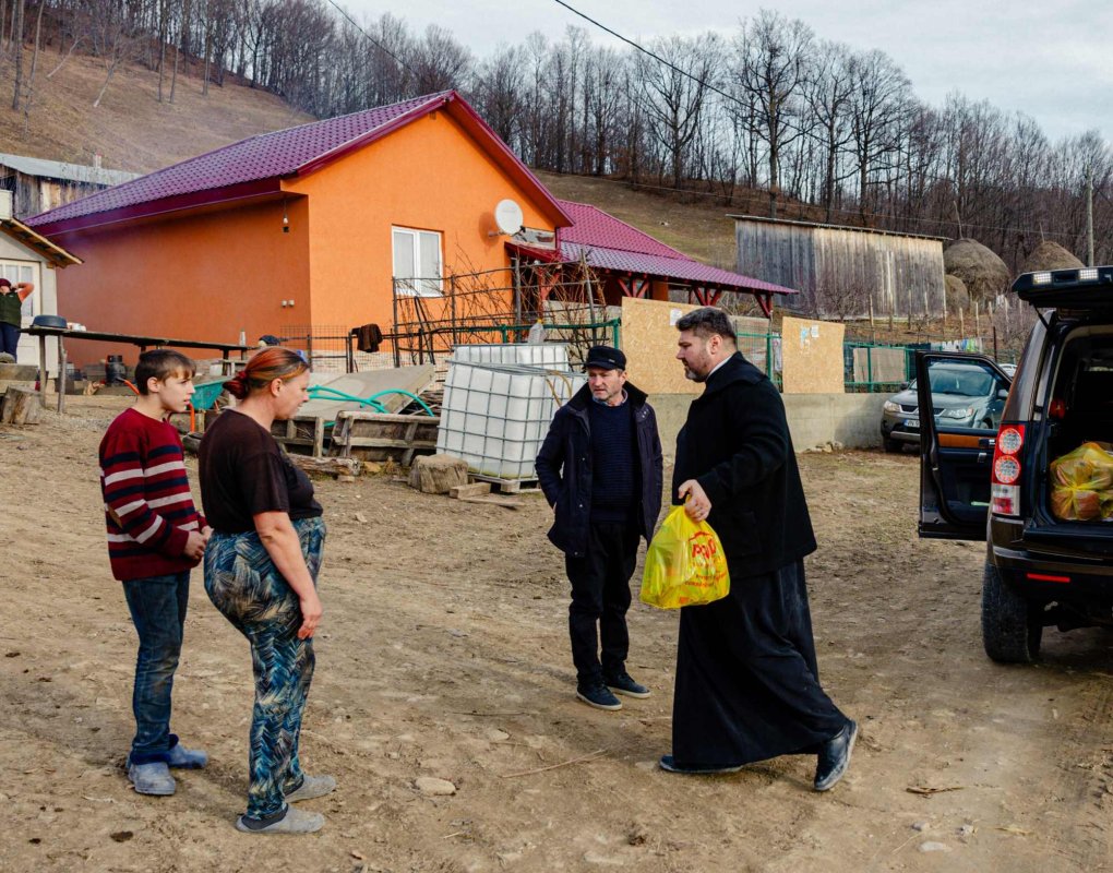 Slujire și filantropie în Arhiepiscopia Buzăului și Vrancei 320203