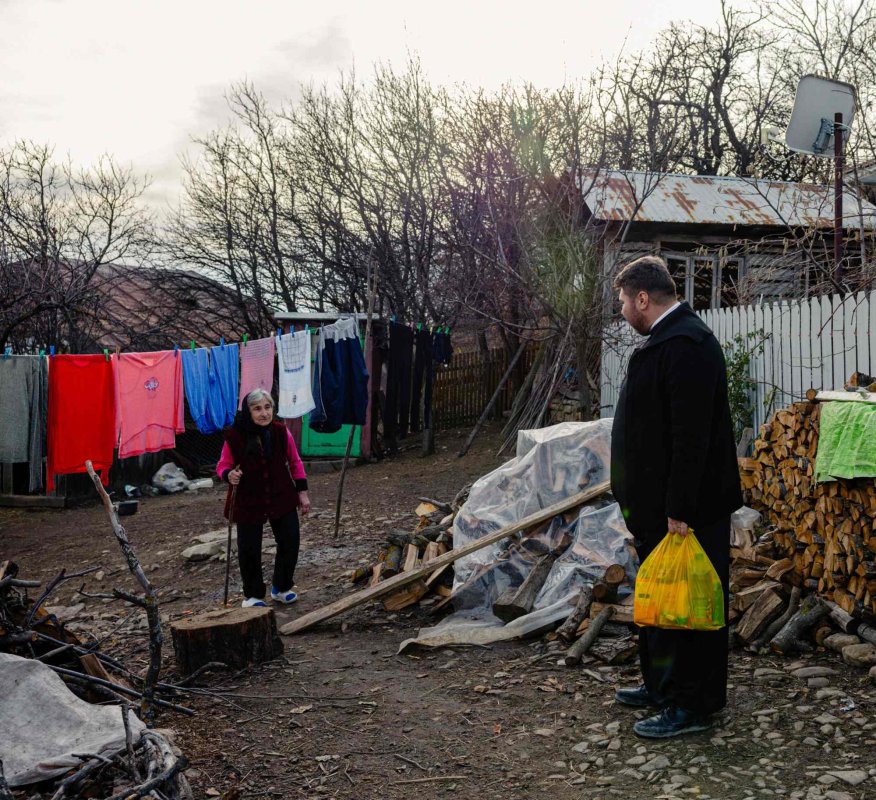 Slujire și filantropie în Arhiepiscopia Buzăului și Vrancei 320204