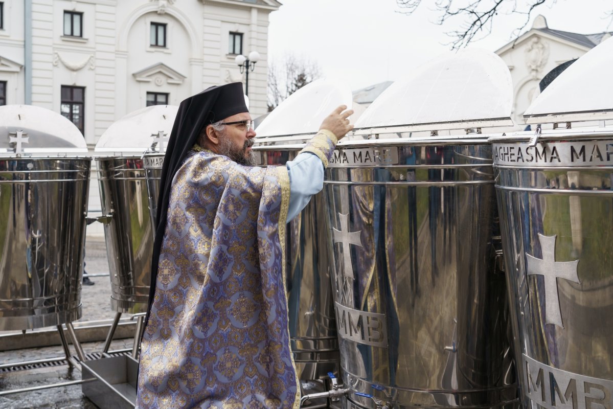 Boboteaza, sărbătorită cu evlavie la Catedrala Mitropolitană din Iași 320527