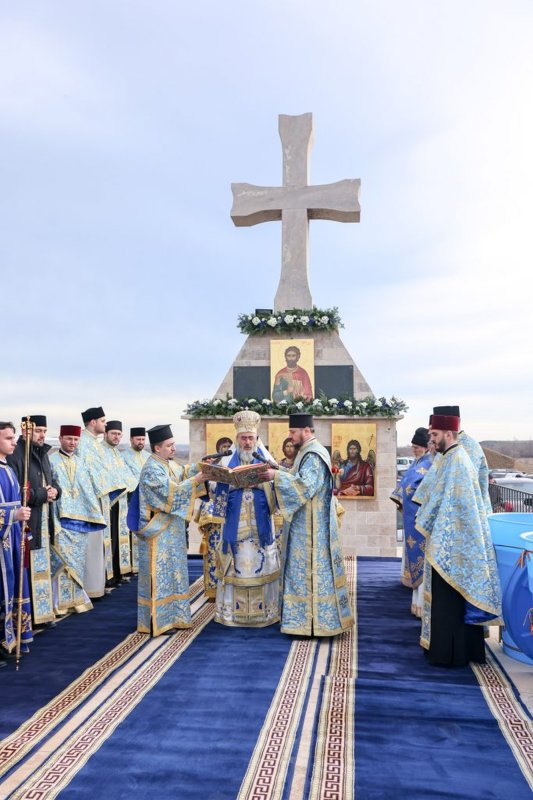 Sărbătoarea Dumnezeieștii Arătări în eparhii din Muntenia și Dobrogea 320768