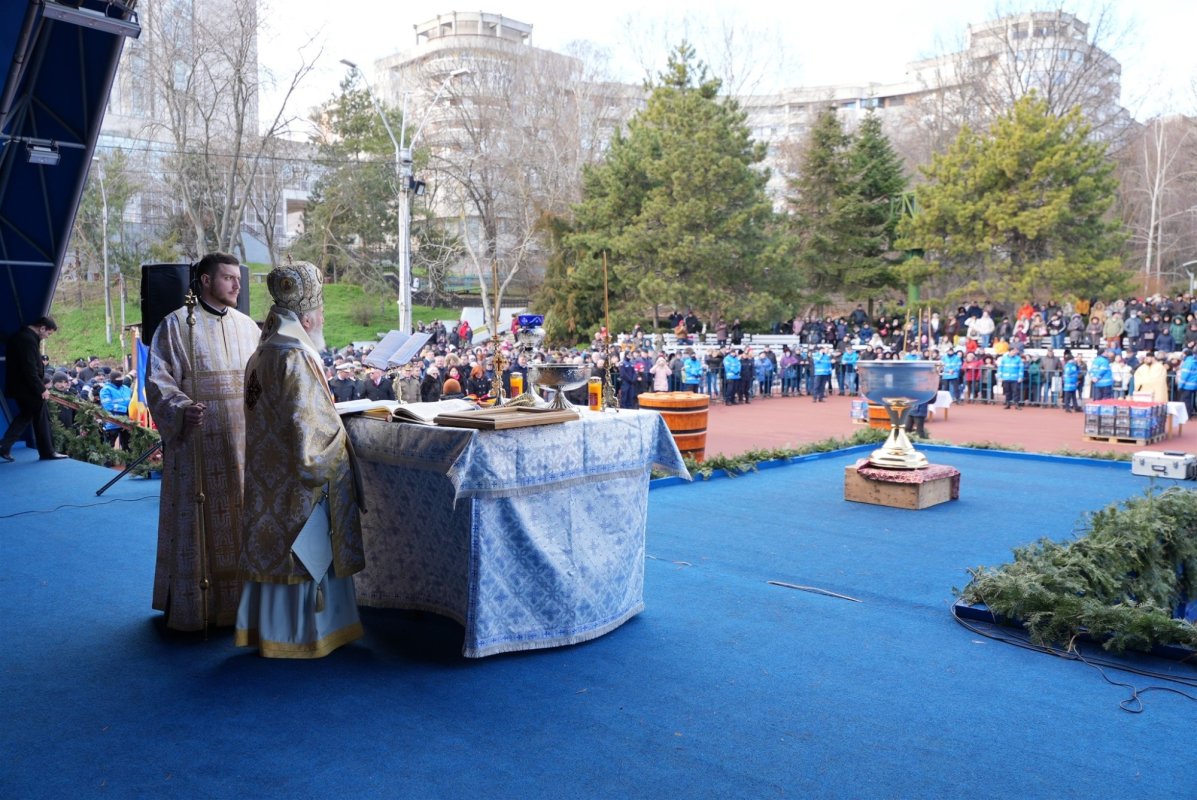 Sărbătoarea Dumnezeieștii Arătări în eparhii din Muntenia și Dobrogea 320769