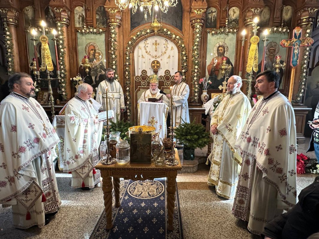 Sărbătoarea Dumnezeieștii Arătări în eparhii din Muntenia și Dobrogea 320774