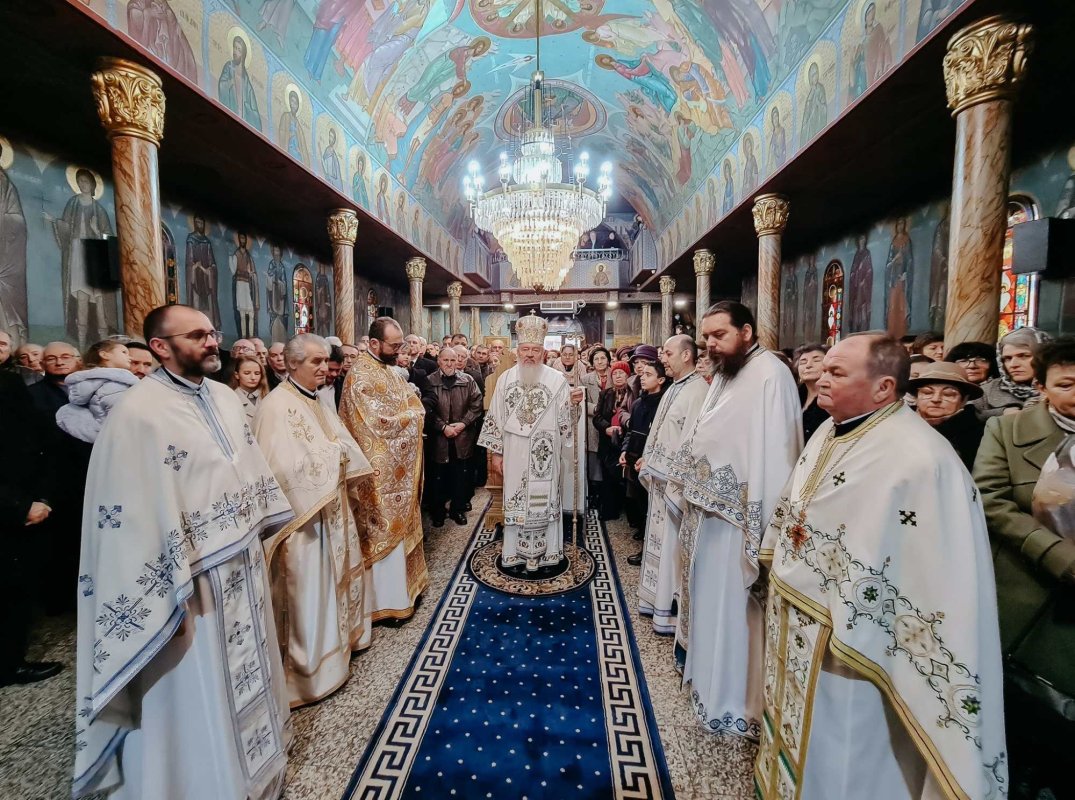 Hramul de iarnă al Bisericii „Sfântul Ioan Botezătorul” din cartierul clujean Mărăști 320728