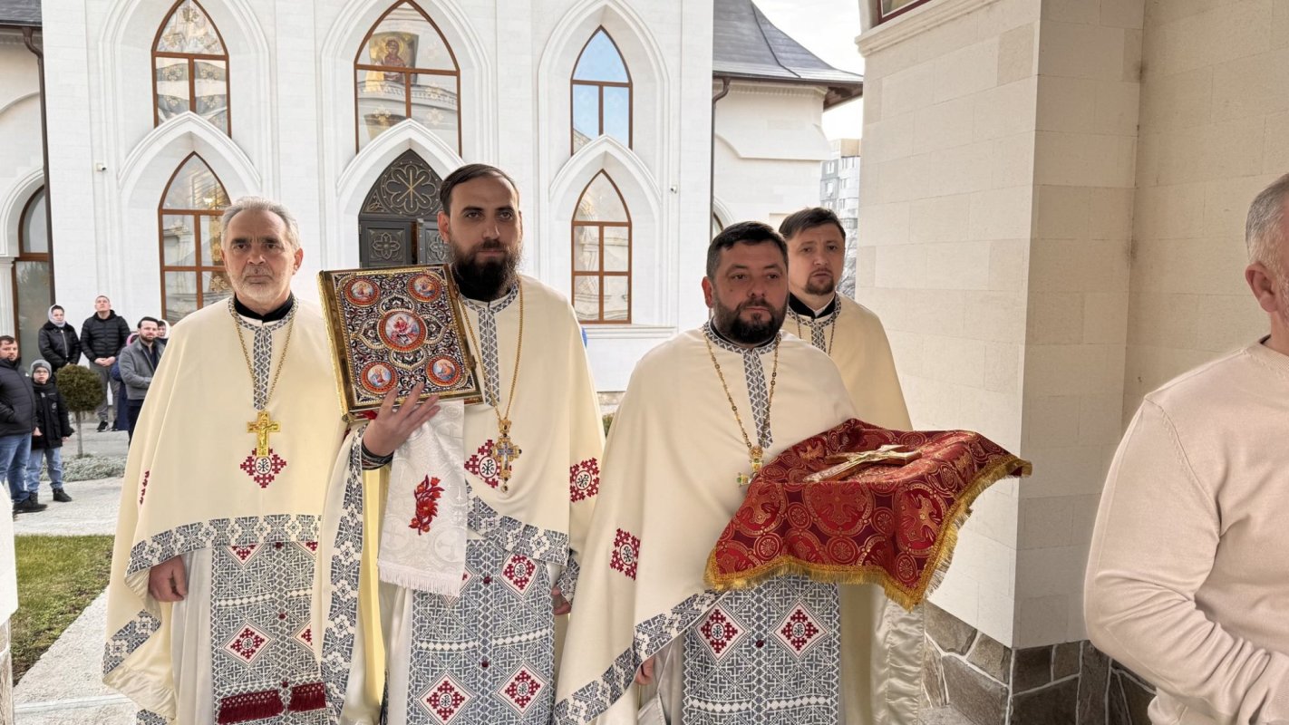 Slujire a Mitropolitului Basarabiei de sărbătoarea Nașterii Domnului 320739