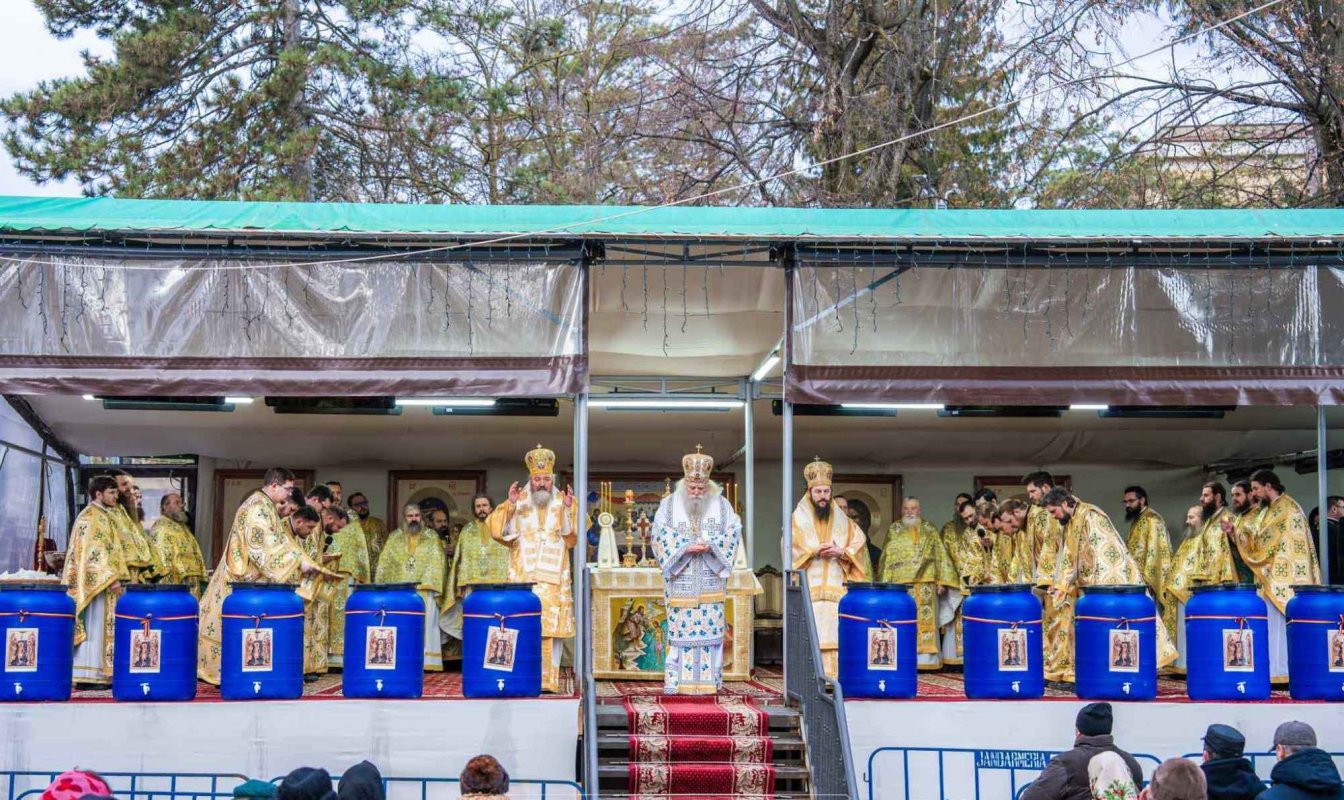 Un Domn, o credință, un botez, mărturisite la Mănăstirea „Sfântul Ioan cel Nou de la Suceava” 320742