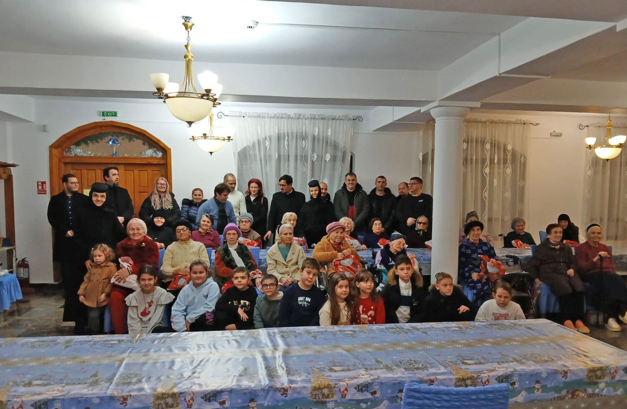 Bucurii de la copii pentru vârstnicii îngrijiți la Mănăstirea Christiana 320829