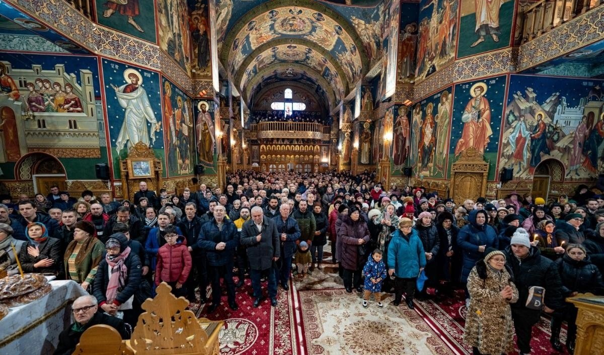 Sfânta Liturghie arhierească la Biserica Narcisa, Bacău 320816