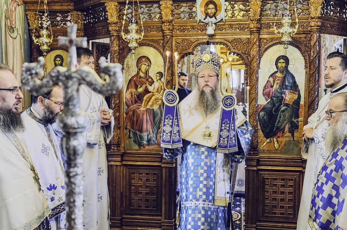 Slujire arhierească la Mănăstirea Izvoru Mureșului, Harghita 320805