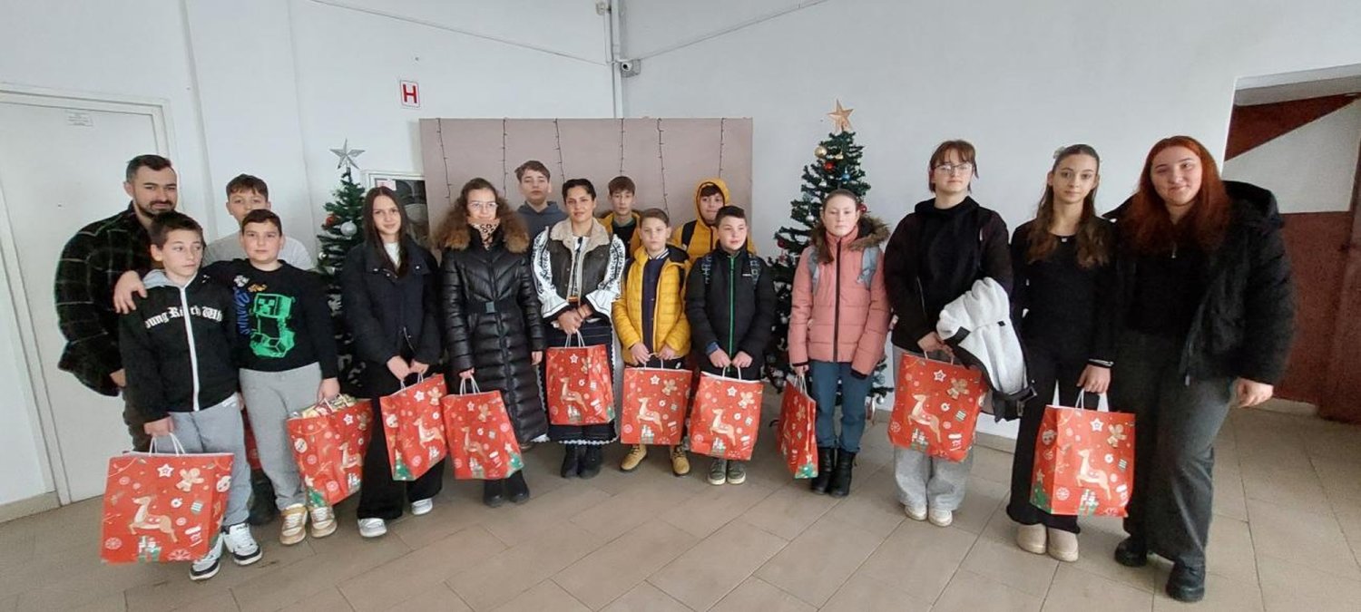 Campanii umanitare în şcoli şi parohii mureşene 320961