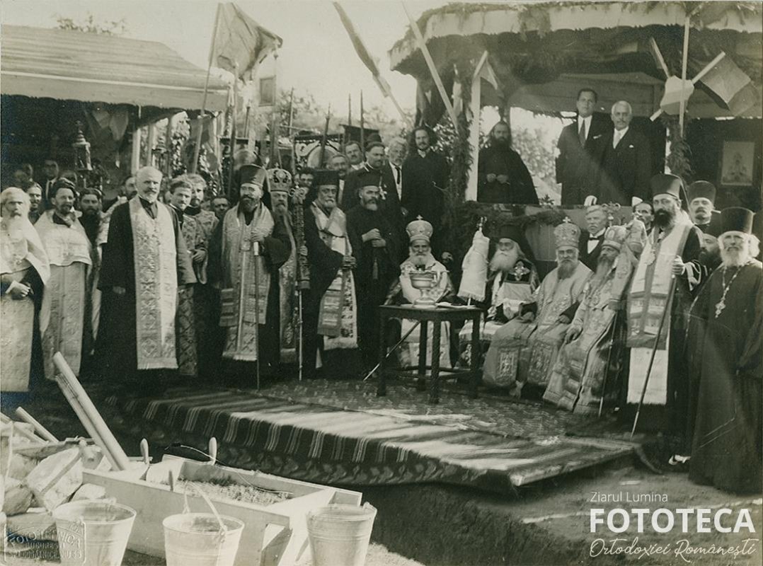 Înfiinţarea Patriarhiei Române a contribuit la consolidarea unităţii naţionale 320493