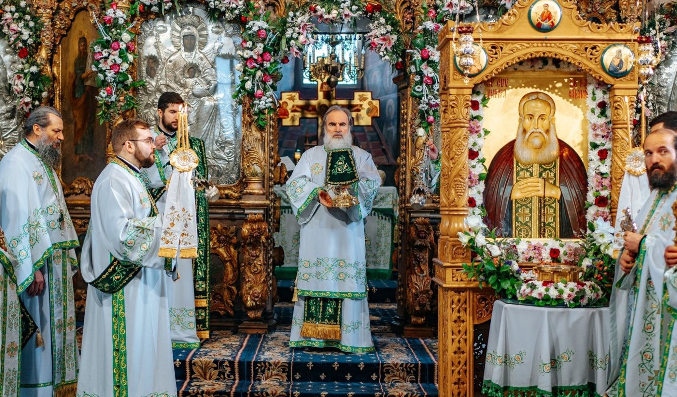 Sărbătorirea Sfântului Antipa de la Calapodești la Roman 320952