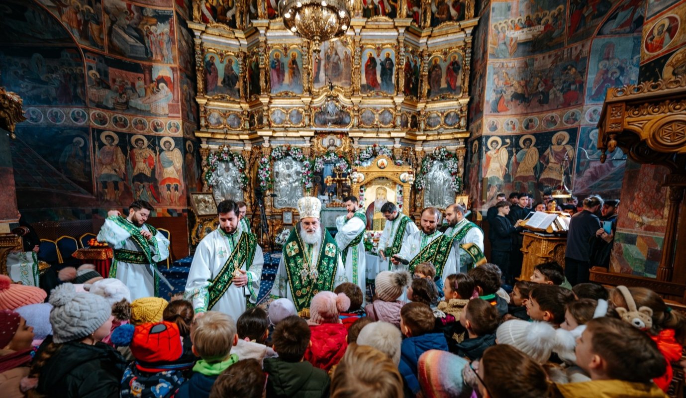 Sărbătorirea Sfântului Antipa de la Calapodești la Roman 320953