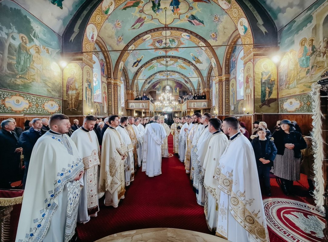 Binecuvântare arhierească pentru dejeni 321006