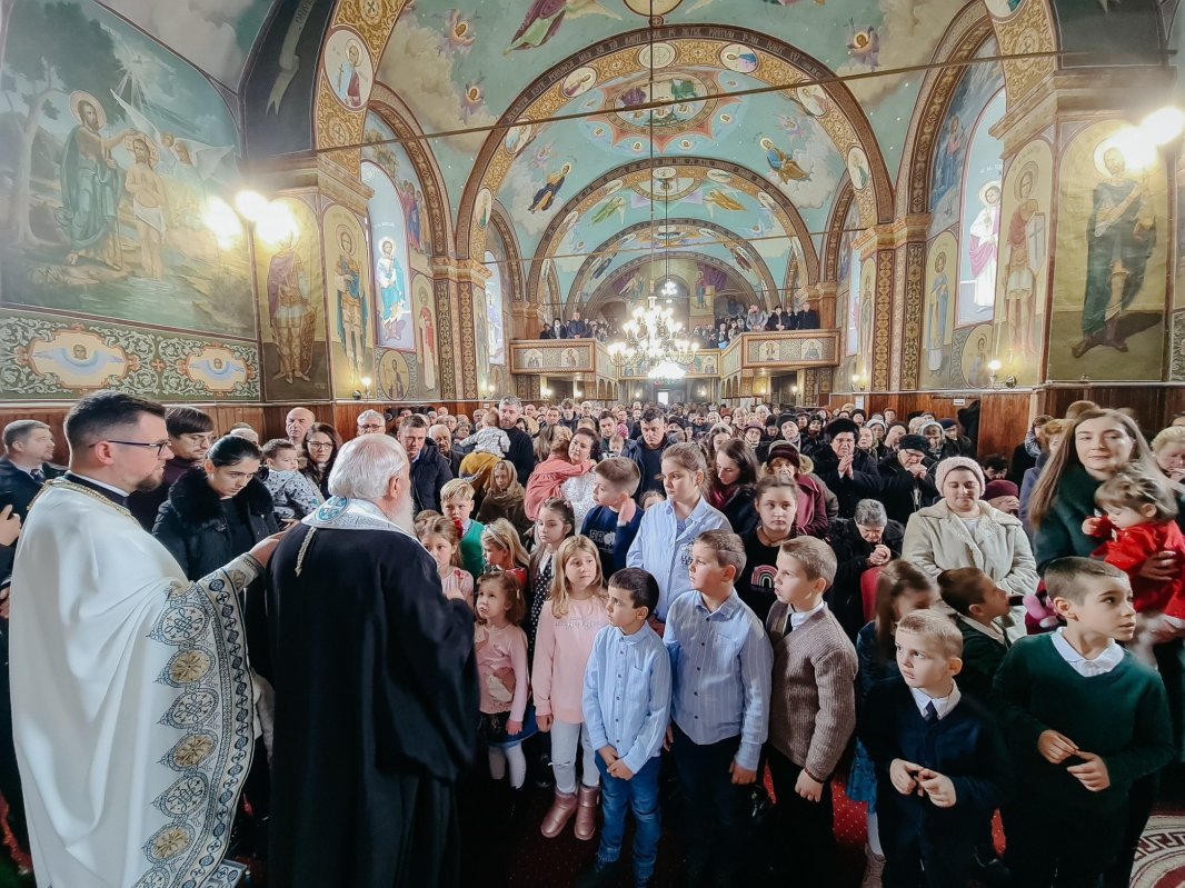 Binecuvântare arhierească pentru dejeni 321008