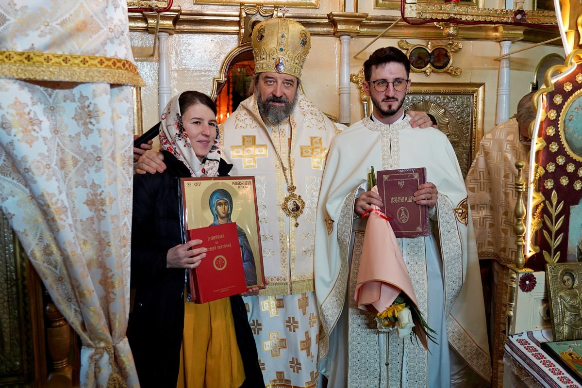 Hirotonie și instalare de preot în Parohia Valea Albă 320991