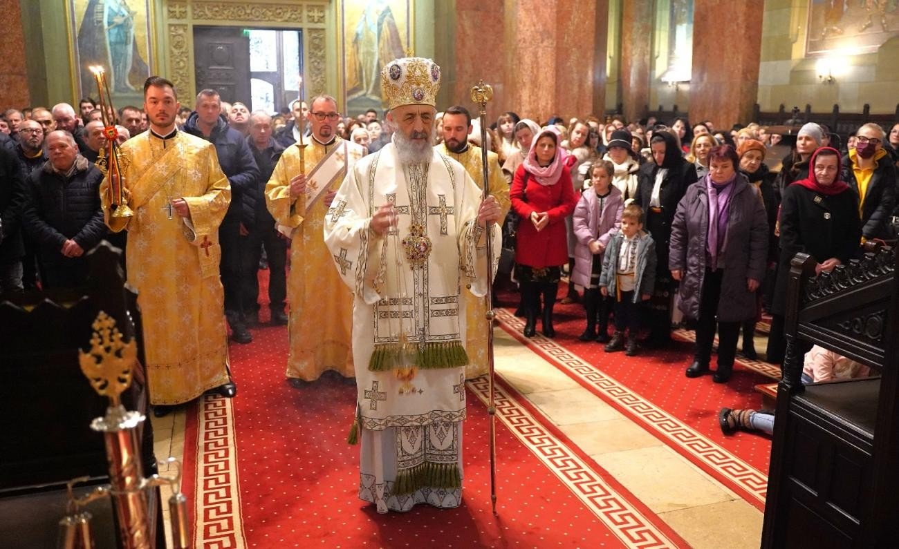 Liturghie arhierească la Catedrala Arhiepiscopală din orașul Marii Uniri 321002