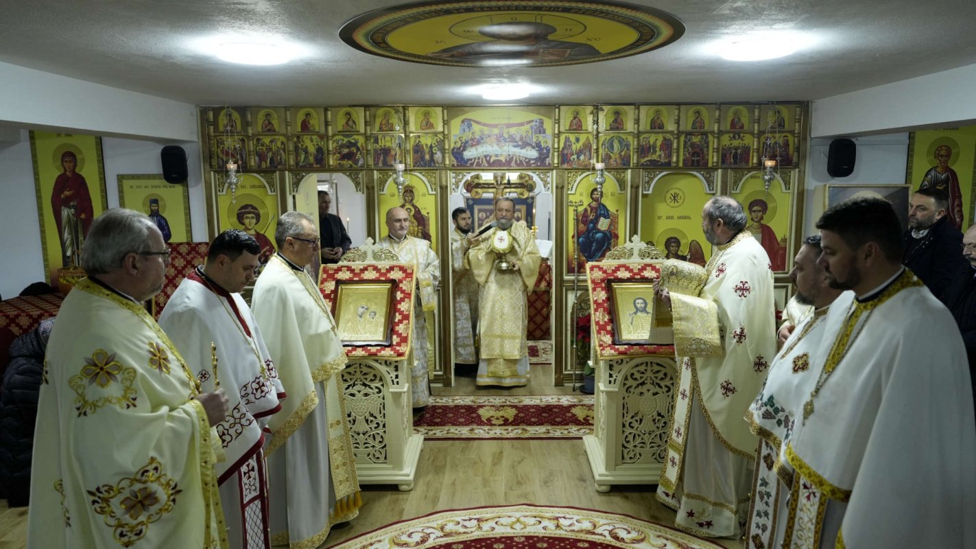 Liturghie arhierească în Parohia Şelimbăr 3, judeţul Sibiu 321068