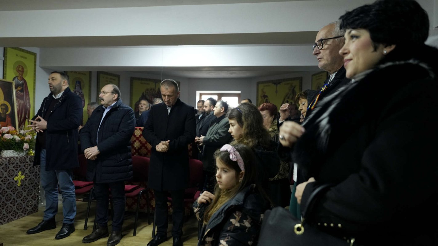 Liturghie arhierească în Parohia Şelimbăr 3, judeţul Sibiu 321070