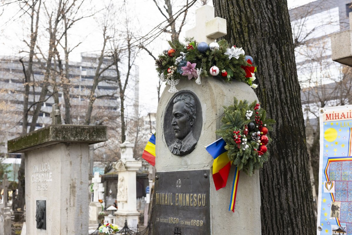 Slujbe de pomenire pentru poetul Mihai Eminescu în Capitală 321209
