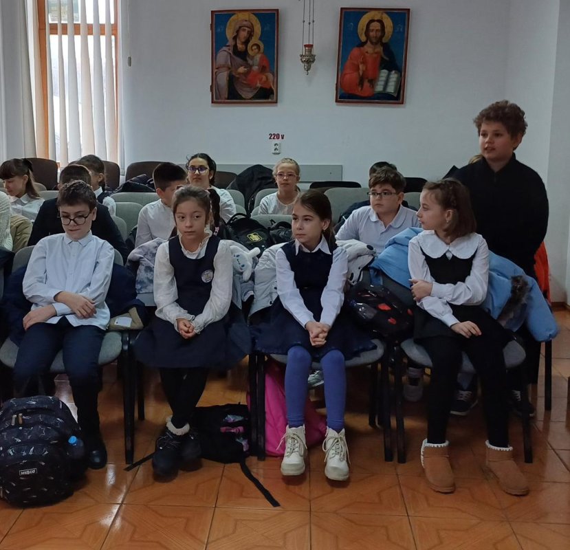 Bucuria poeziei descoperită de copii din Slobozia 321356