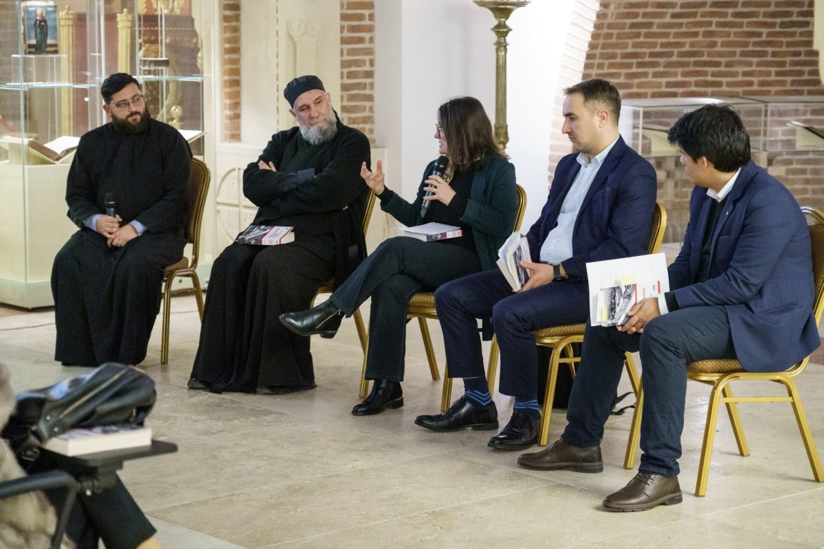 Lansarea volumului „Reeducare și represiune în comunism” la Iași 321381