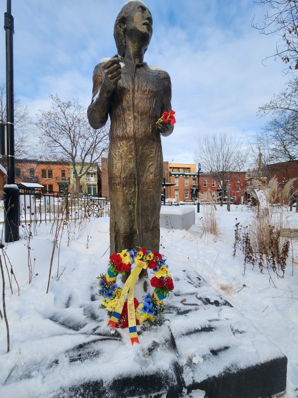 Mihai Eminescu comemorat la Montreal, Canada 321383