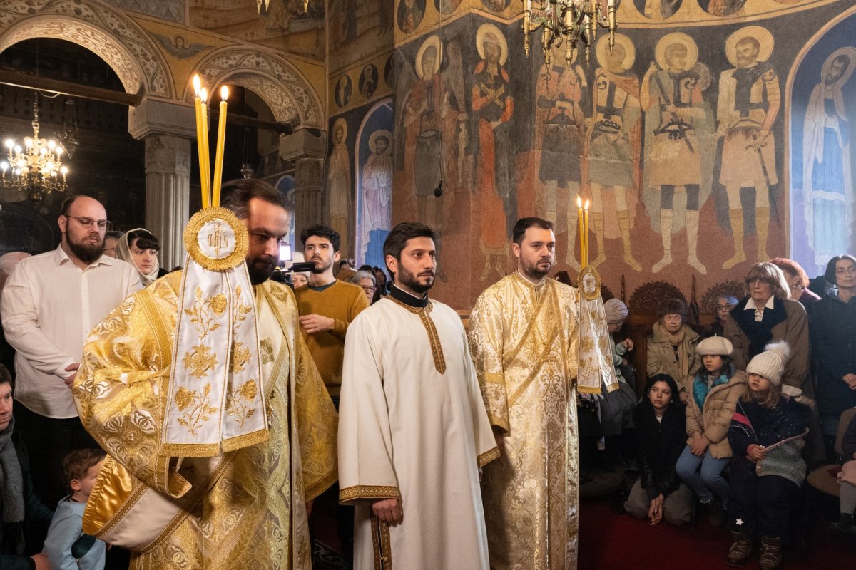 Slujire arhierească și hirotonie într-o biserică bucureșteană 321535