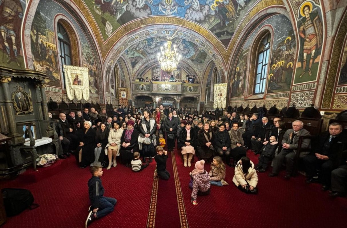 Slujire arhierească la Biserica „Buna Vestire” din Alba Iulia 321561