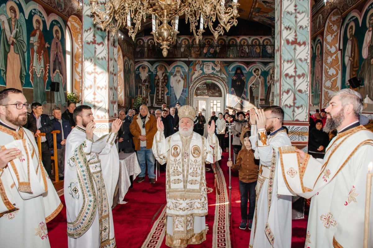 Slujiri arhierești în comunități din județul Tulcea 321608