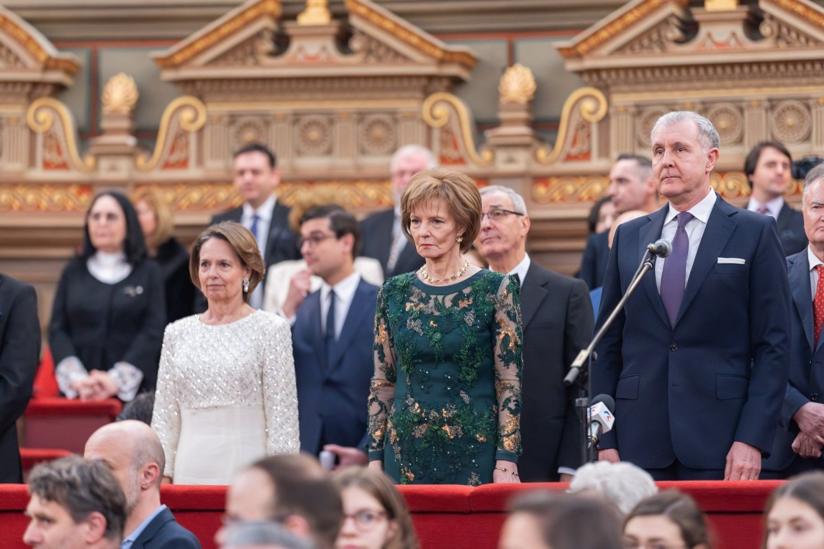 Expoziţie regală aniversară „Talent 35” 321616