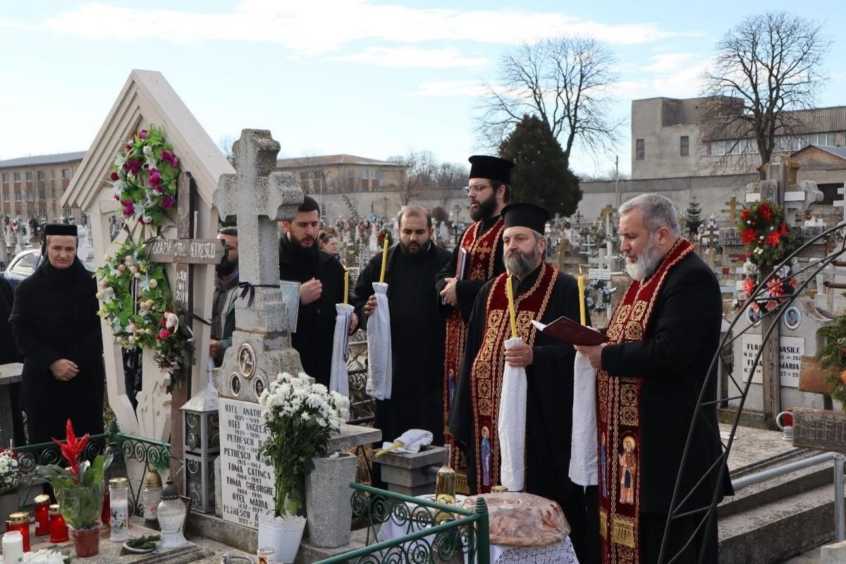 Pomenirea Aspaziei Oțel Petrescu la Roman 321800