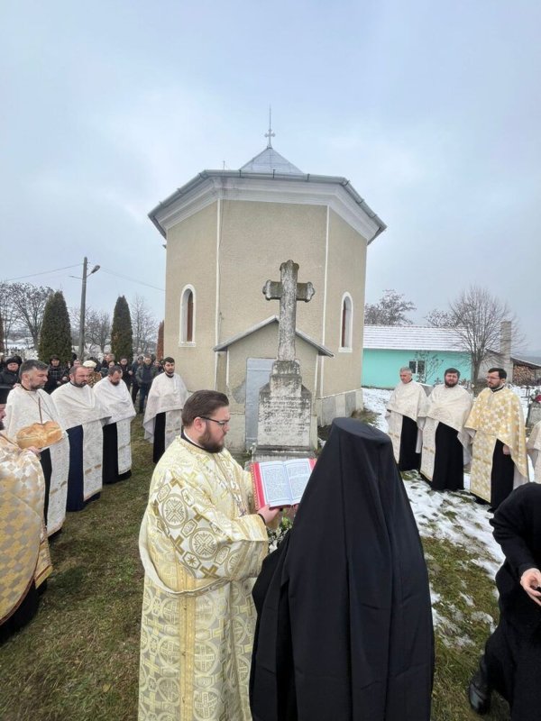Parastas pentru doi ierarhi în satul bihorean Pocioveliște 321980