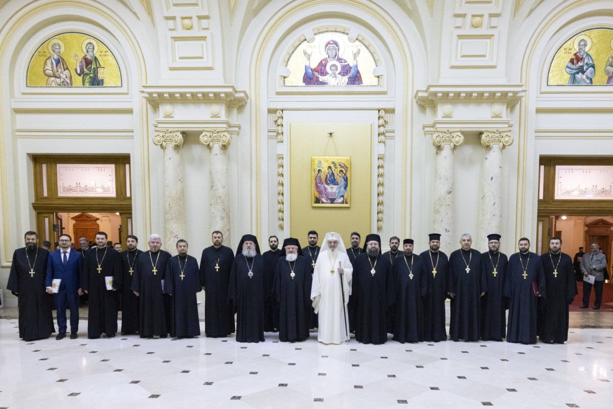 Pastoraţia şi îngrijirea bolnavilor - cooperare între preoţi şi personalul medical 322109