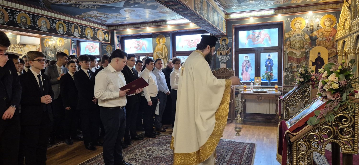 Seminariștii bucureșteni și‑au cinstit sfântul ocrotitor 322159