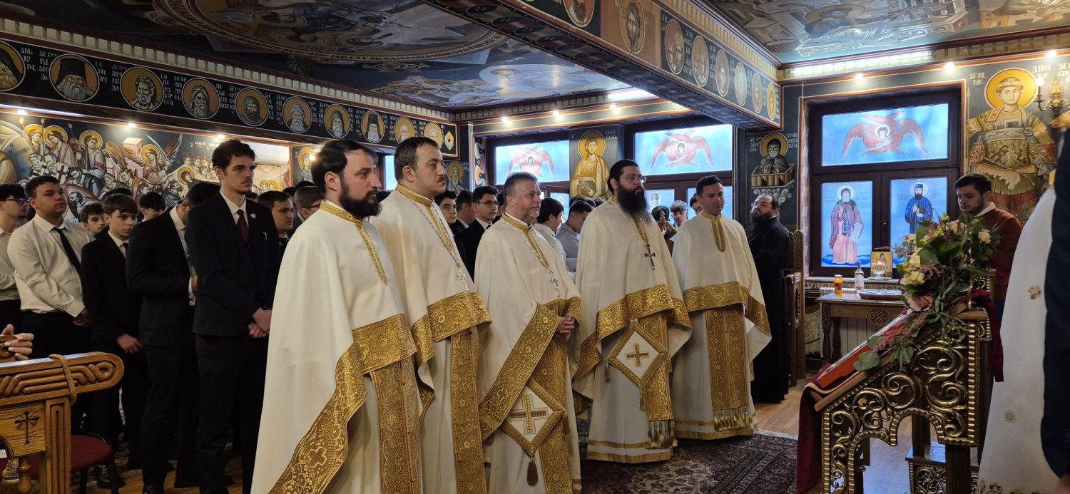 Seminariștii bucureșteni și‑au cinstit sfântul ocrotitor 322160