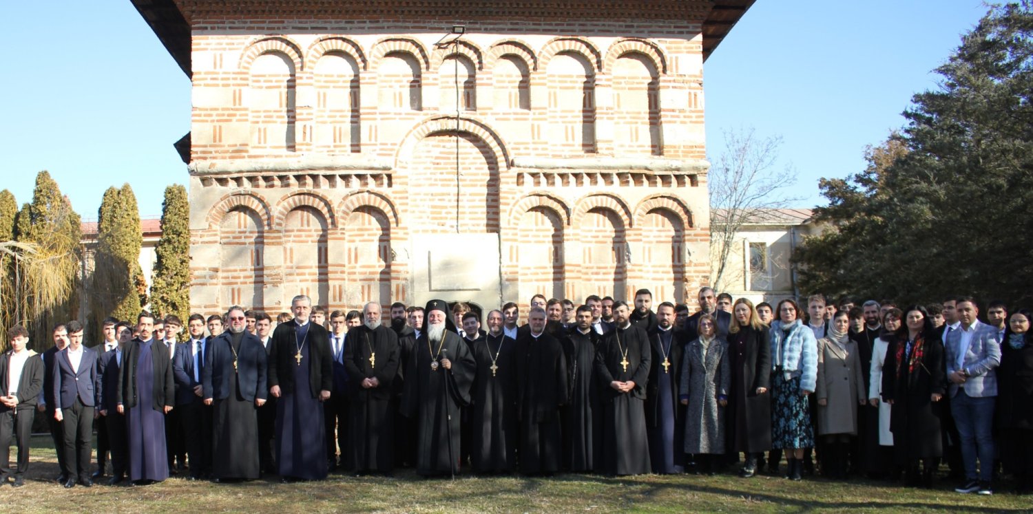 Seminarul Teologic din Craiova în zi de sărbătoare 322125