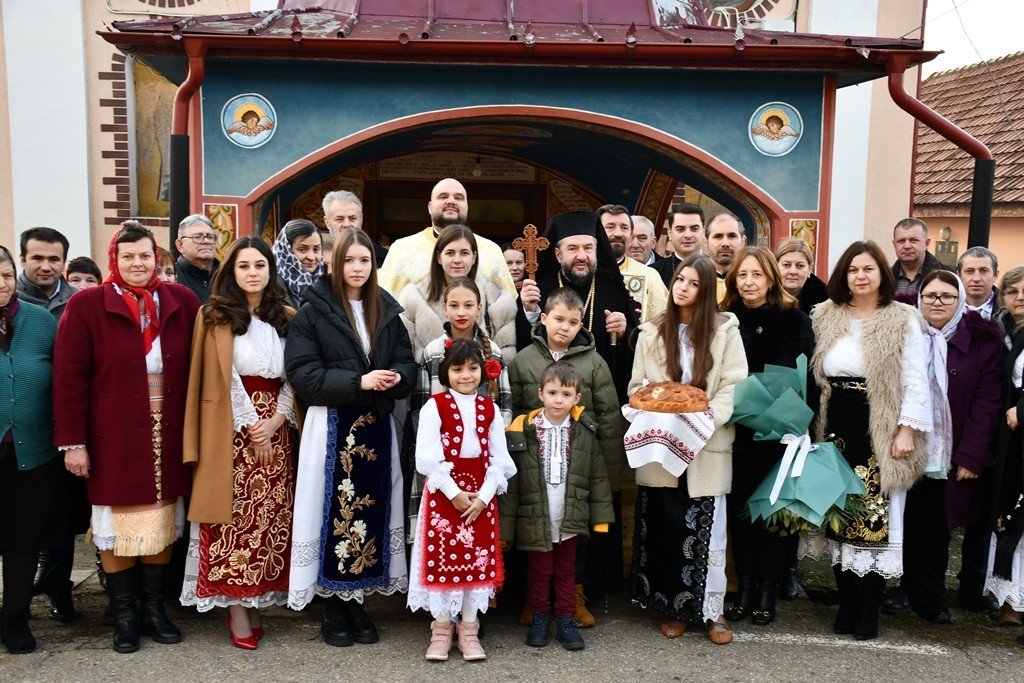 Binecuvântare și comuniune în Parohia Pojejena din Banatul de Munte 322207