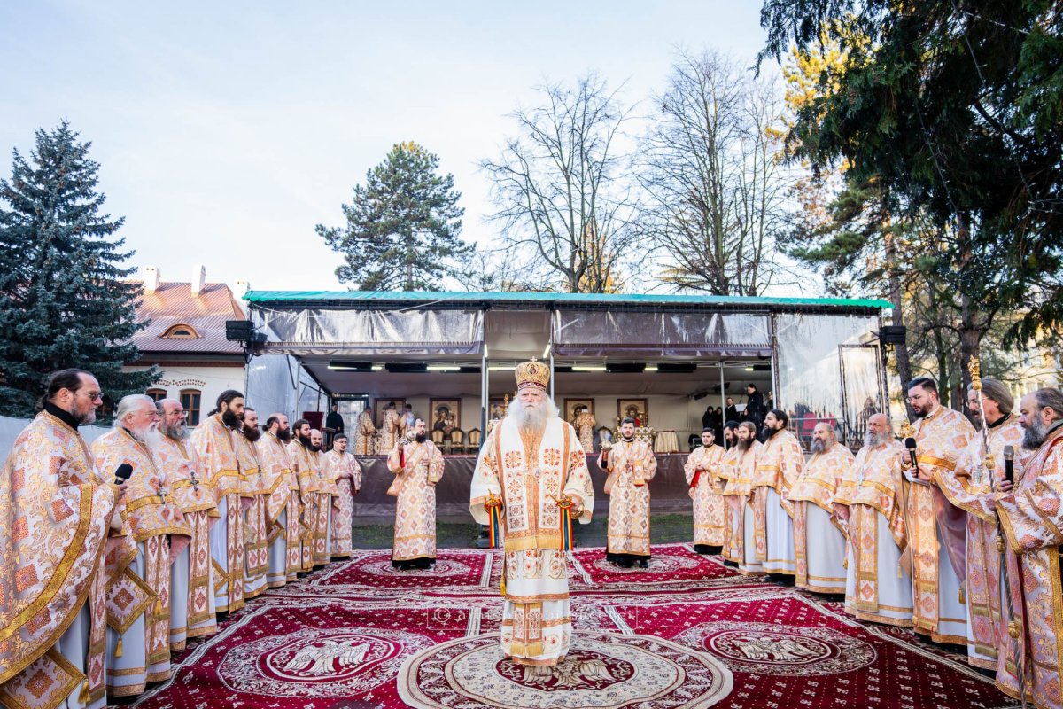 Slujire arhierească la Catedrala Arhiepiscopală din Suceava 322212