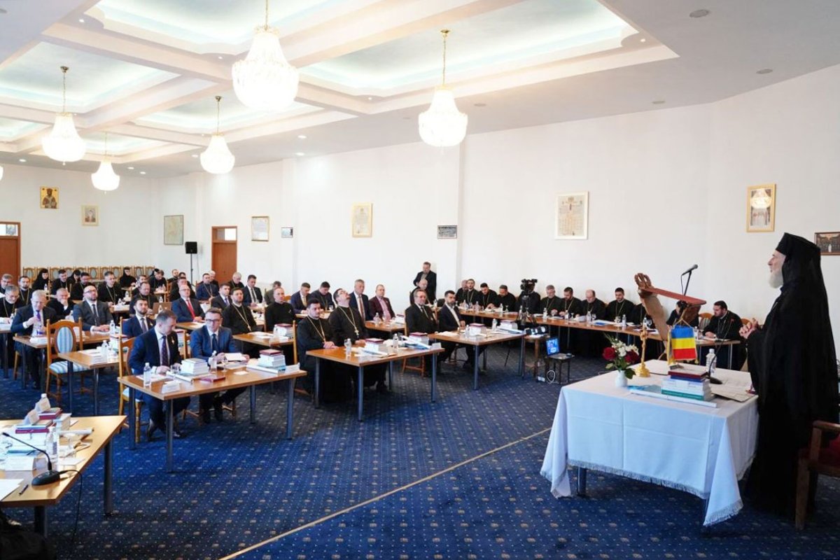 Adunarea eparhială a Arhiepiscopiei Târgoviștei 322345