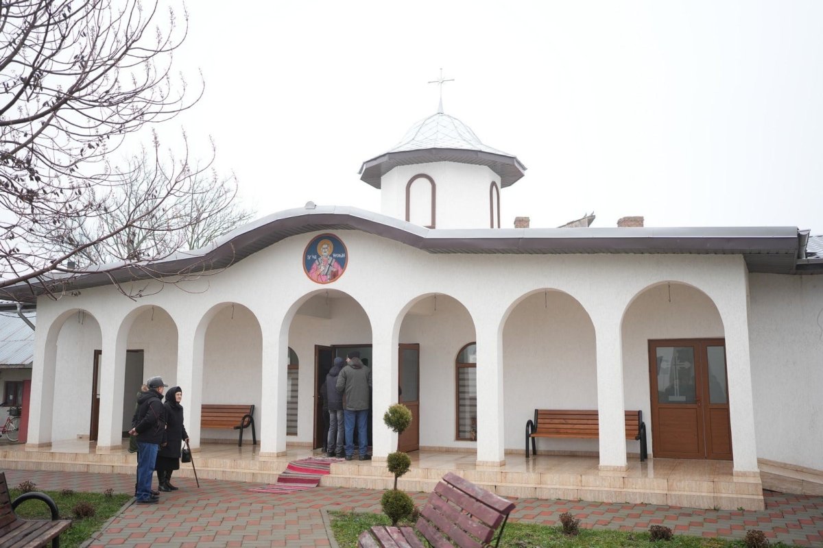 Binecuvântarea noului așezământ social al parohiei ialomițene Grivița 322334