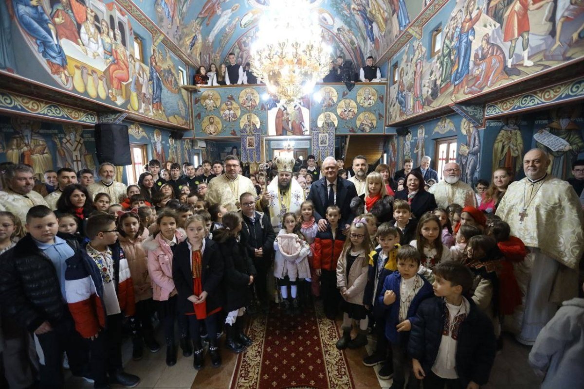 Binecuvântări arhiereşti pentru elevii Liceului Teologic Ortodox din Satu Mare 322423