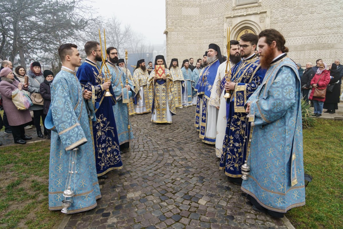 Hramul Mănăstirii „Sfinții Trei Ierarhi” din Iaşi 322436