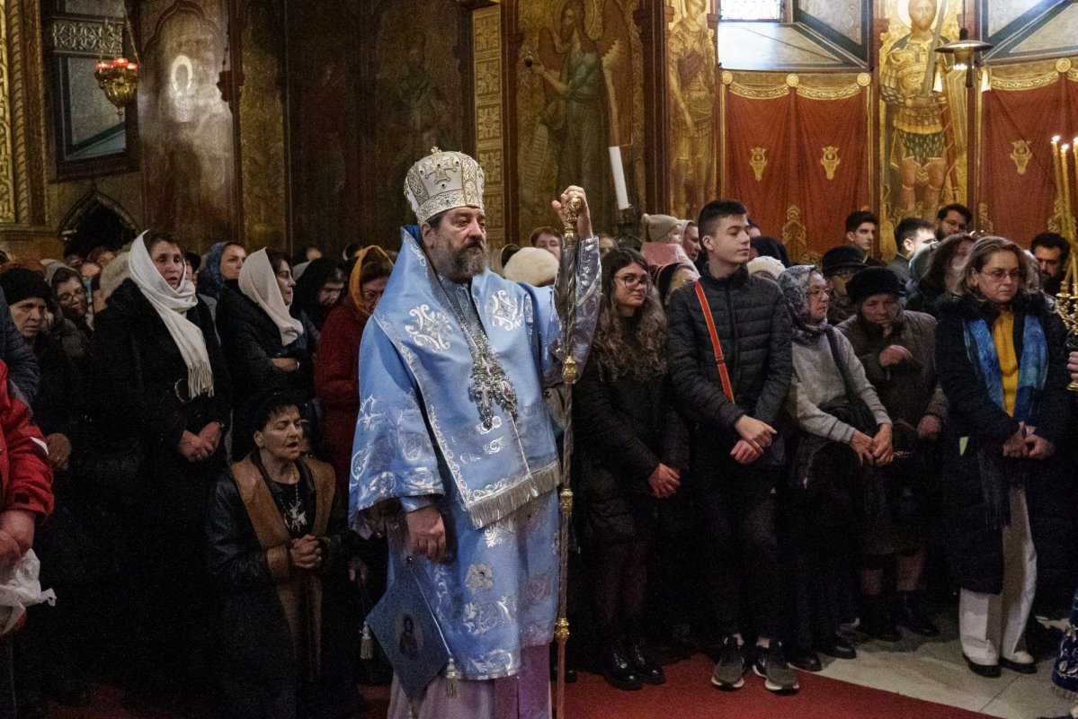 Hramul Mănăstirii „Sfinții Trei Ierarhi” din Iaşi 322442